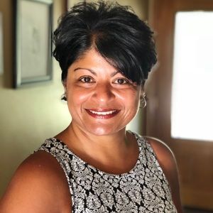 Meet your Posher, Kinita